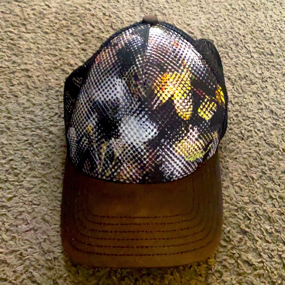 Prana women’s trucker hat